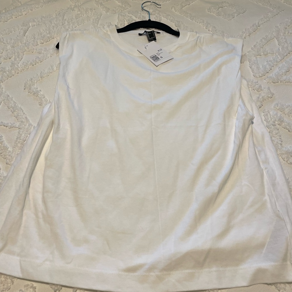 New with tags Forever 21 white muscle tee